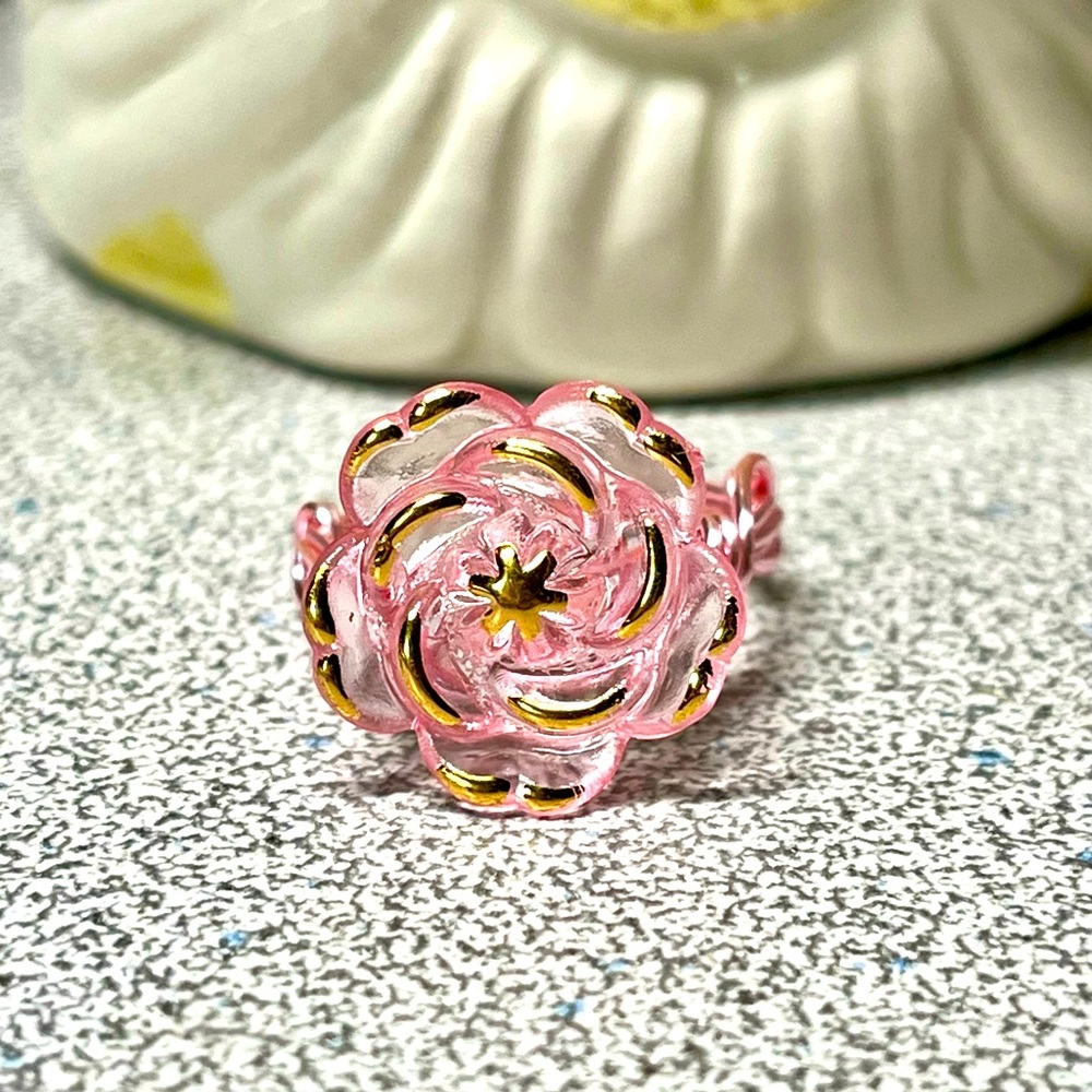 🌺Hand Crafted Pink and Gold Floral Ring
